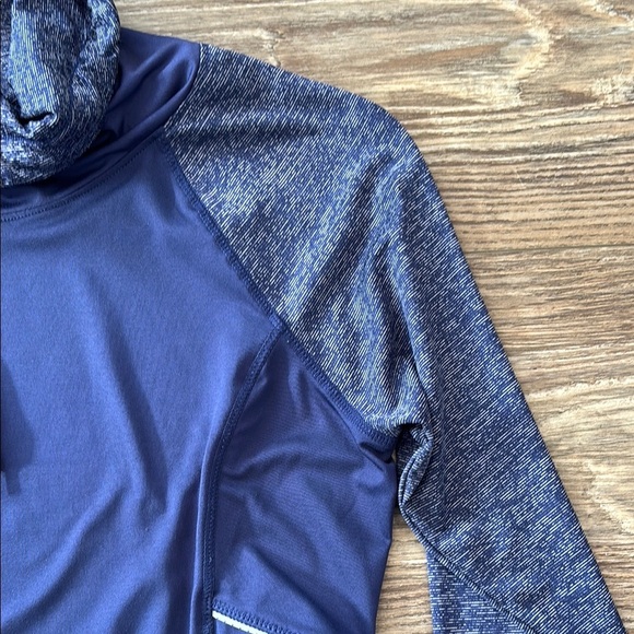 Reebok Women's Large Navy Blue Drawstring Cowl Neck Lightweight Running Pullover - Picture 6 of 13